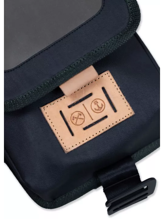 Sac Tank - Iron And Resin